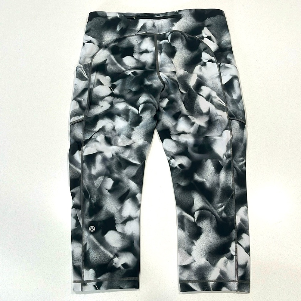 LULULEMON Speed-up crop leggings